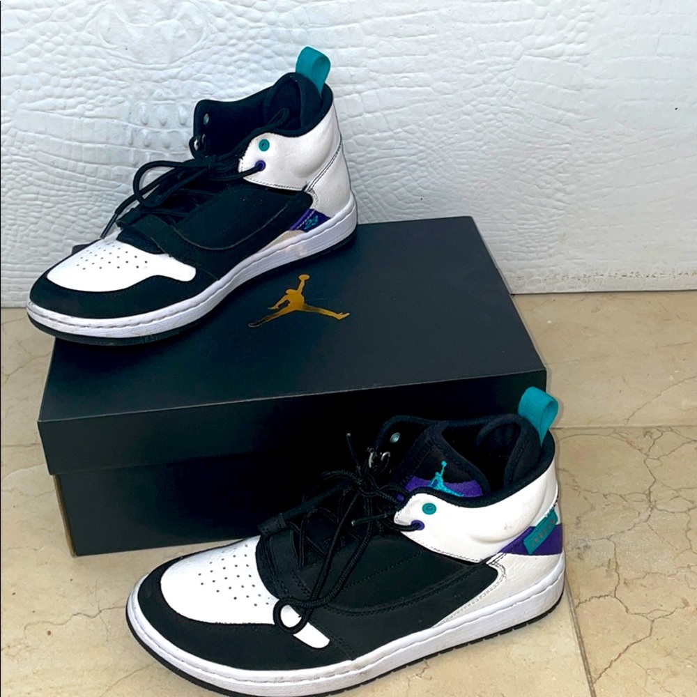 🔴 Jordan Fadeaway size 7.5🔴